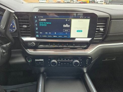 Used 2025 Chevrolet Silverado 2500 LTZ w/ Trail Boss Package image 21