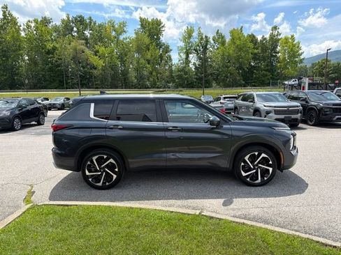 Used 2024 Mitsubishi Outlander SE Black Edition AWD/4WD image 4