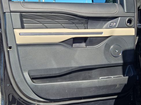 Used 2020 Ford Expedition Platinum image 23