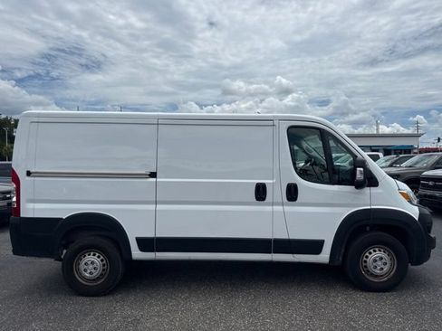 Used 2025 RAM ProMaster 2500 w/ Convenience Group FWD image 4