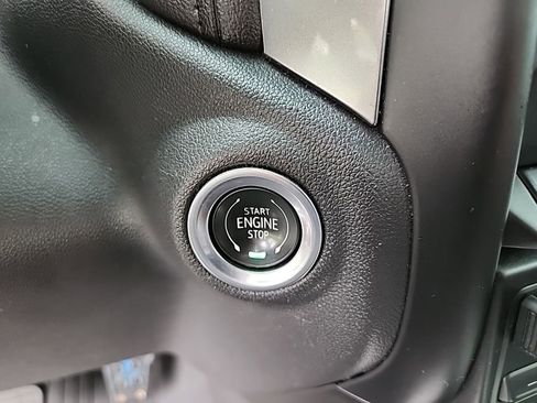 Used 2020 Chevrolet Silverado 1500 RST AWD/4WD image 18