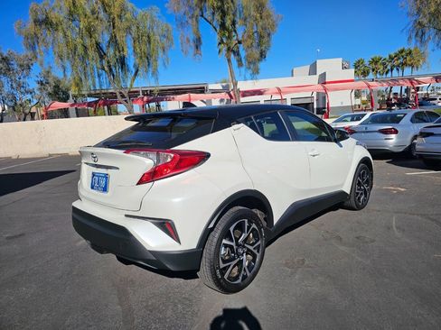 Used 2019 Toyota C-HR XLE image 3