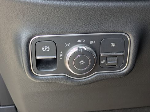 Used 2025 Mercedes-Benz G 550 image 34