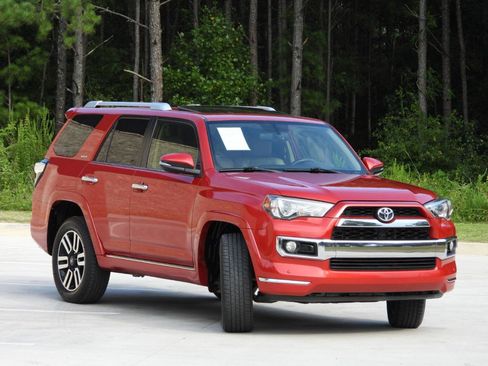 Used 2019 Toyota 4Runner Limited RWD image 9