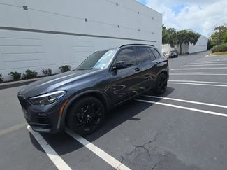 Used 2021 BMW X5 sDrive40i w/ Premium Package RWD video 1