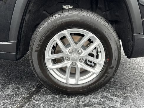 New 2025 Jeep Grand Cherokee L Laredo w/ Luxury Tech Group I image 21