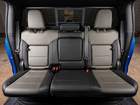 Used 2023 Chevrolet Silverado 1500 ZR2 w/ Technology Package image 31