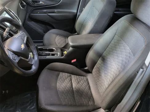 Used 2018 Chevrolet Equinox LT image 16