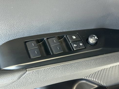 Used 2025 Toyota Camry SE FWD image 14