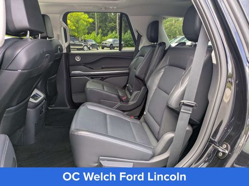 Certified 2026 Lincoln Navigator Reserve AWD/4WD image 9
