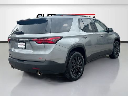 Used 2023 Chevrolet Traverse RS FWD image 7