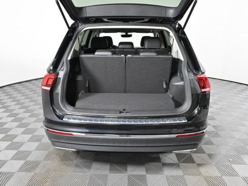 Certified 2021 Volkswagen Tiguan SE w/ Panoramic Sunroof Package image 11