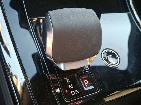 Used 2024 Land Rover Range Rover Sport Dynamic SE image 16