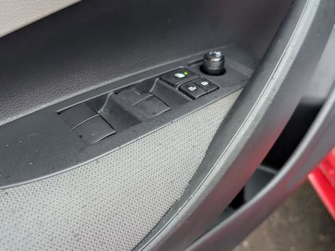 Used 2021 Toyota Corolla LE image 16