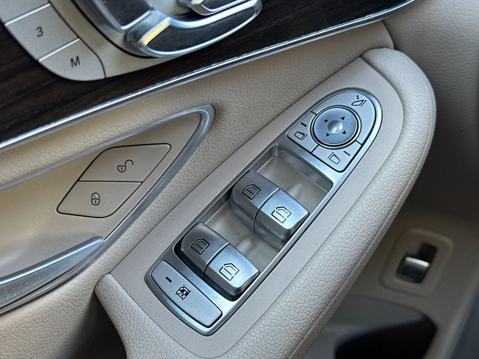 Certified 2021 Mercedes-Benz GLC 300 image 32