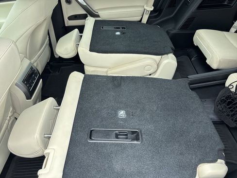 Used 2023 Lexus GX 460 Premium image 43