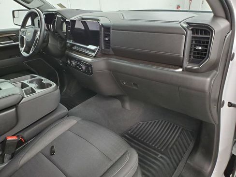 Used 2022 Chevrolet Silverado 1500 LT image 13