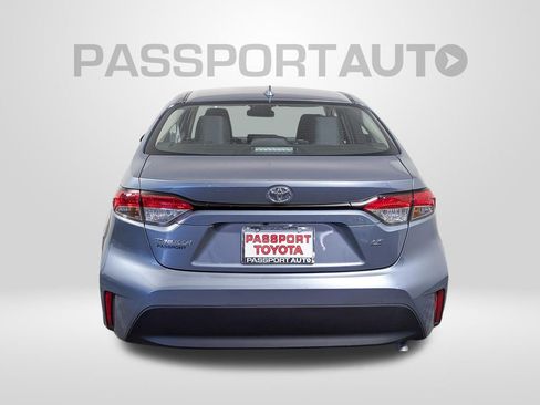 Used 2025 Toyota Corolla LE image 6