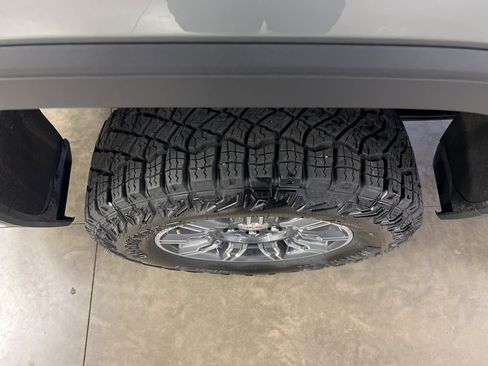 Certified 2024 GMC Sierra 1500 AT4 w/ Technology Package image 22