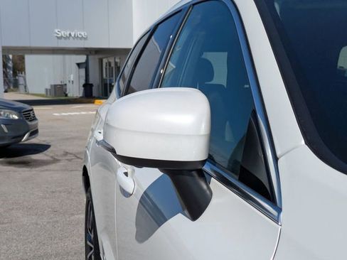 Used 2023 Volvo XC60 B5 Plus image 15