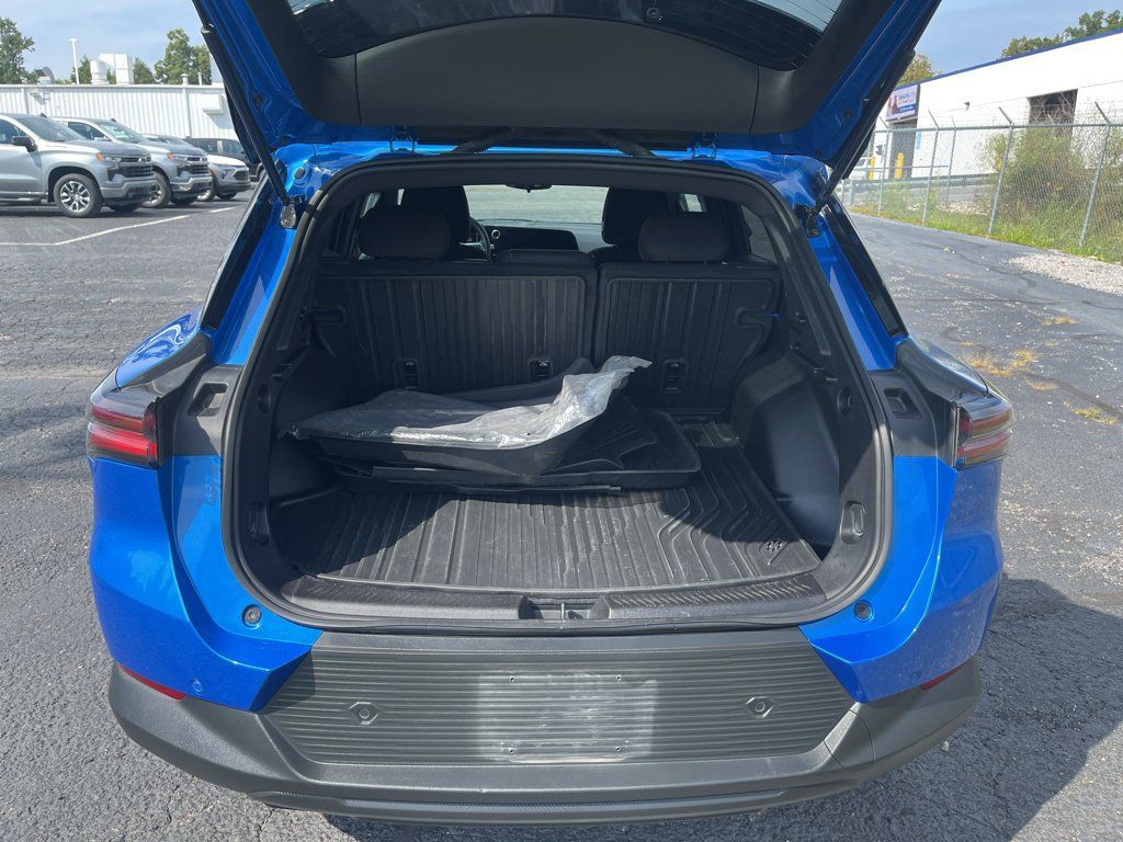 Used 2025 Chevrolet Equinox EV LT FWD image 25