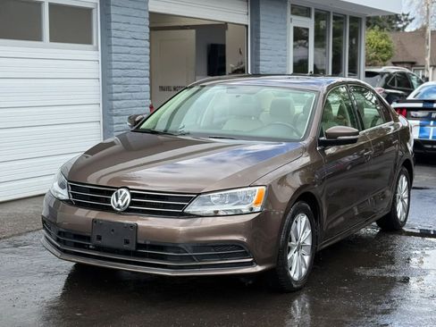 Used 2015 Volkswagen Jetta SE image 1