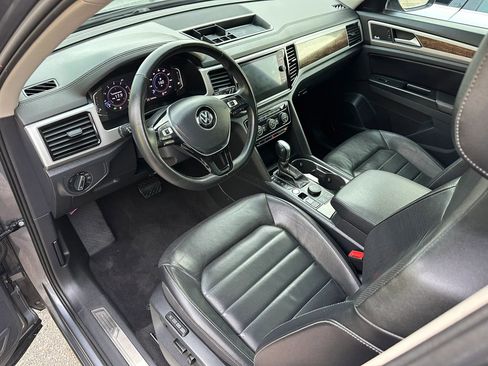Used 2019 Volkswagen Atlas SEL Premium image 13