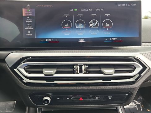 Used 2023 BMW 330i Sedan w/ M Sport Package image 24