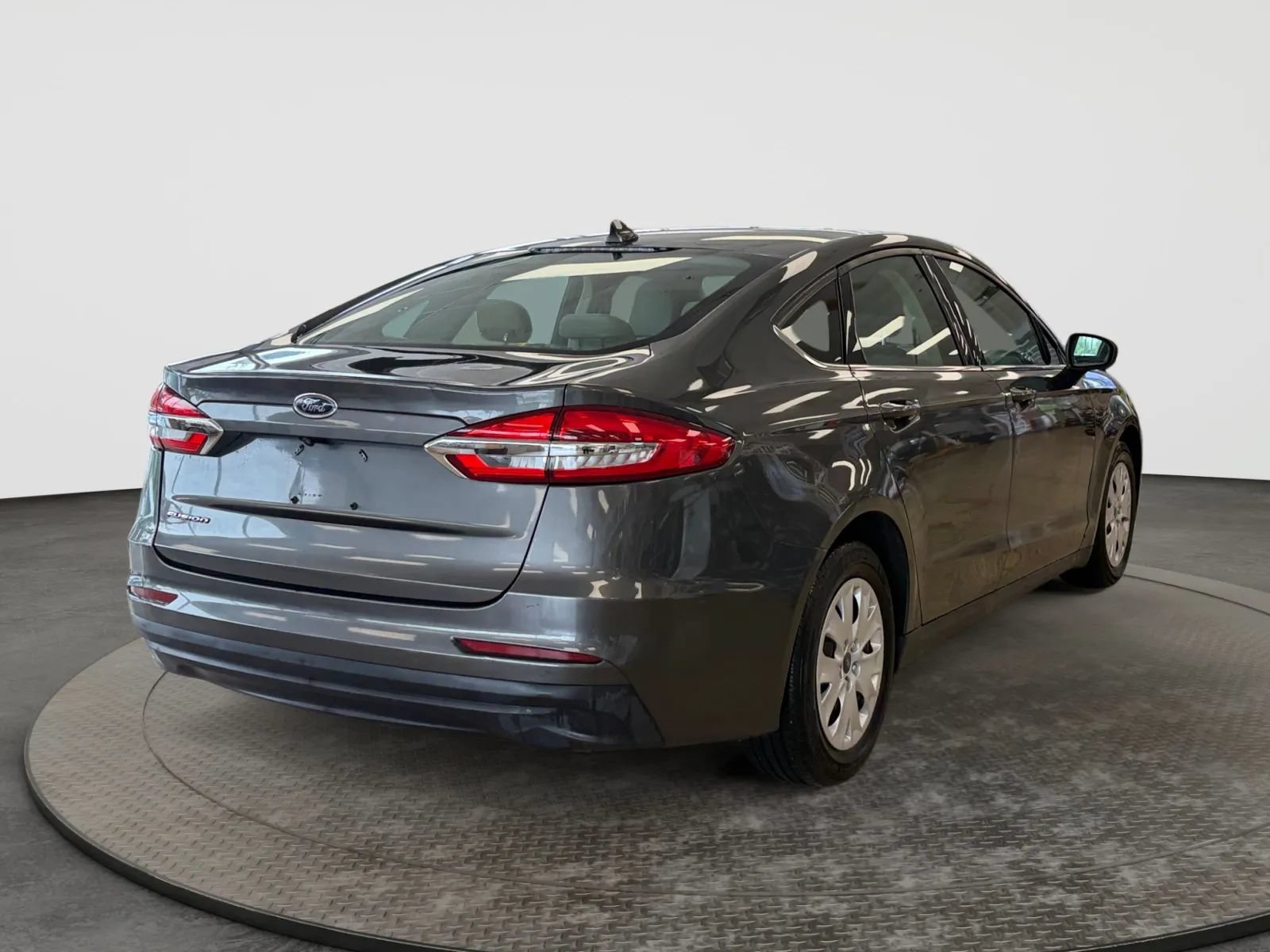Used 2020 Ford Fusion S FWD image 10