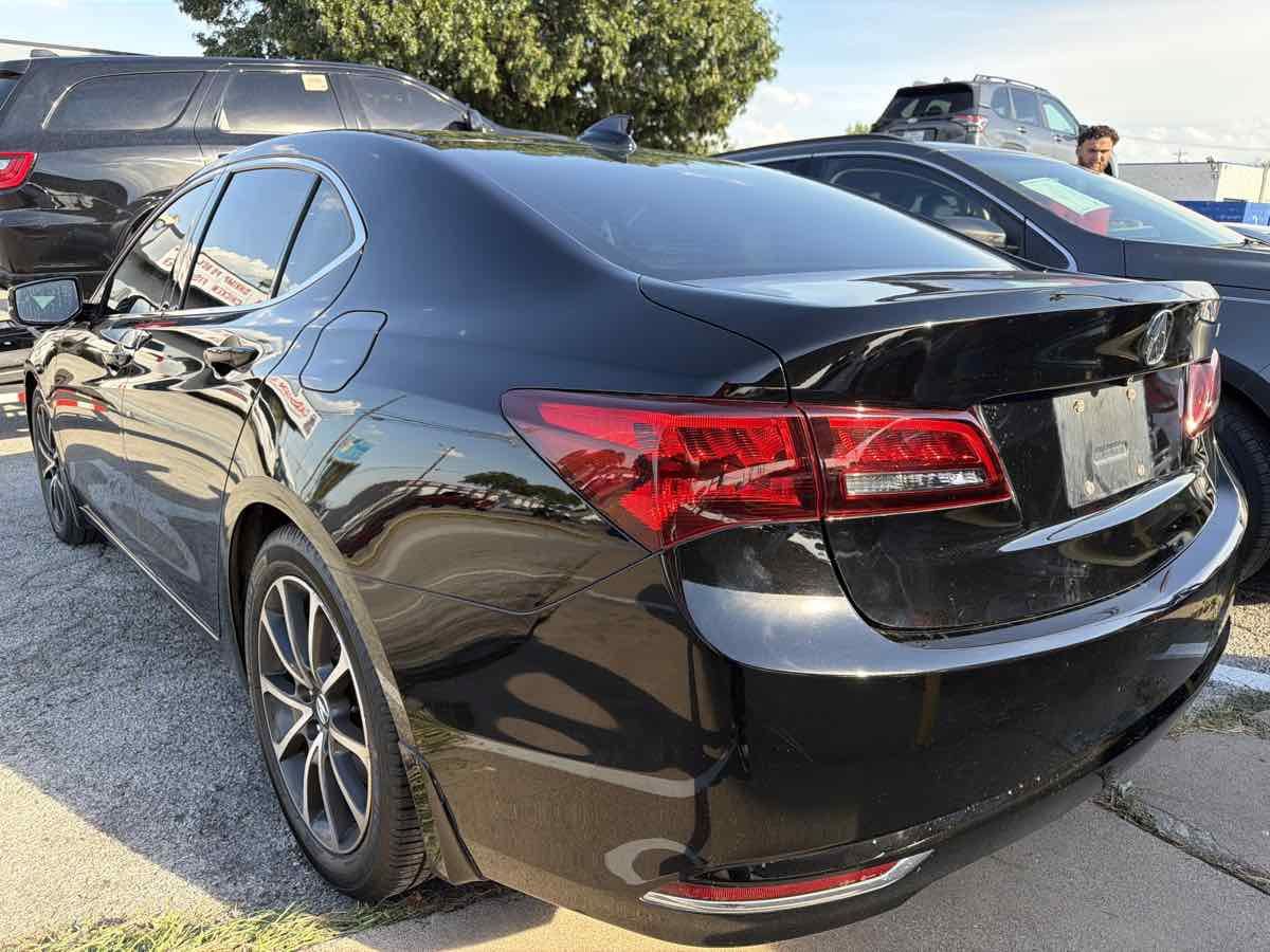 Used 2015 Acura TLX w/ Technology Package FWD image 4