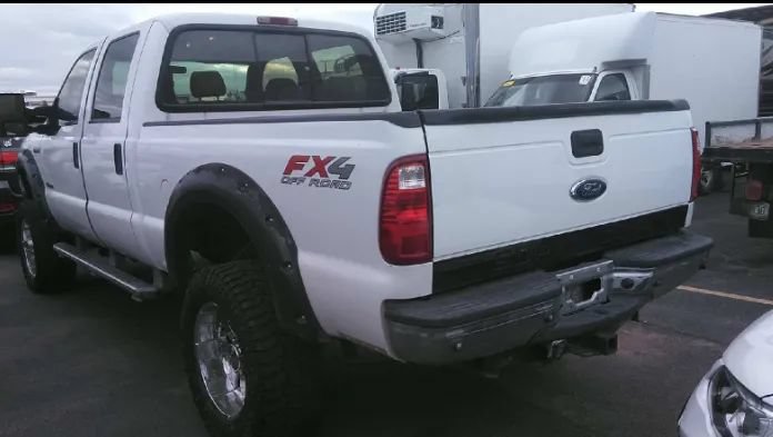 Used 2005 Ford F250 XL AWD/4WD image 2