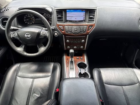 Used 2018 Nissan Pathfinder Platinum FWD image 10