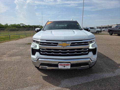Used 2025 Chevrolet Silverado 1500 LTZ w/ Z71 Off-Road Package AWD/4WD image 3