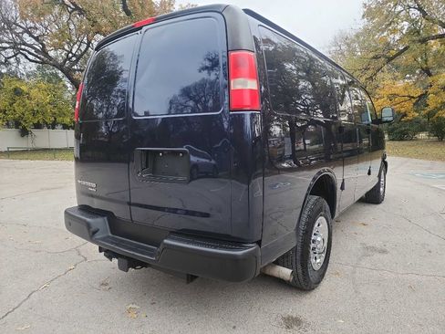 Used 2015 Chevrolet Express 2500 w/ Cold Climate Package image 8