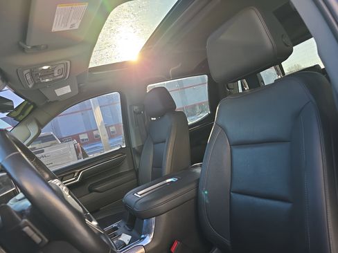 Used 2022 Chevrolet Silverado 1500 LTZ w/ Technology Package image 12