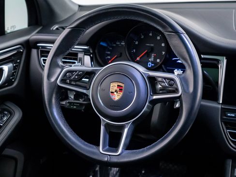 Used 2020 Porsche Macan AWD/4WD image 12