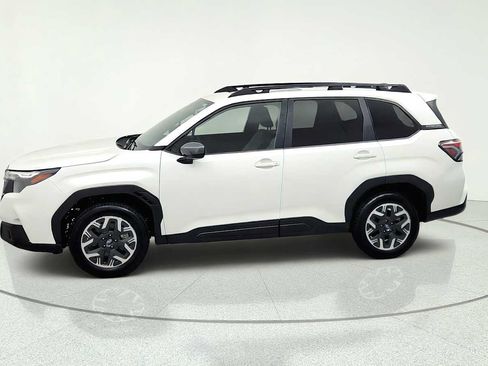 Used 2025 Subaru Forester Premium AWD/4WD image 5