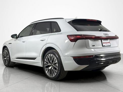 Used 2024 Audi Q8 e-tron Prestige w/ Prestige Package AWD/4WD image 3