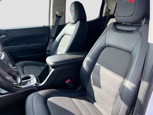 Used 2022 GMC Canyon AT4 image 20