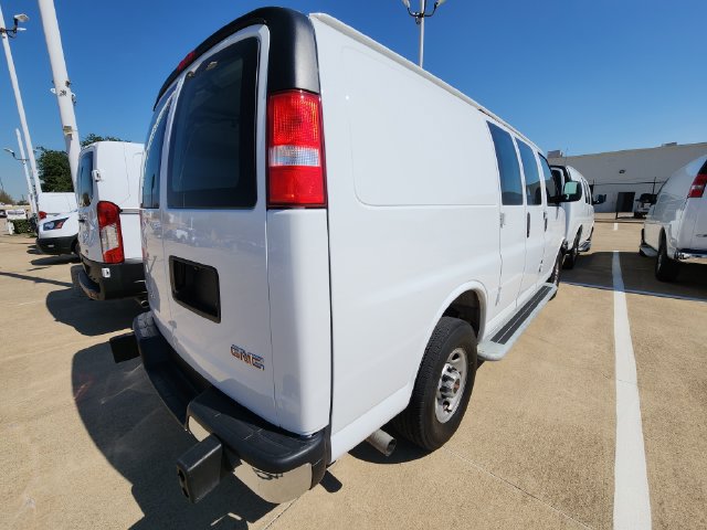 Used 2025 GMC Savana 2500 w/ Driver Convenience Package RWD image 4