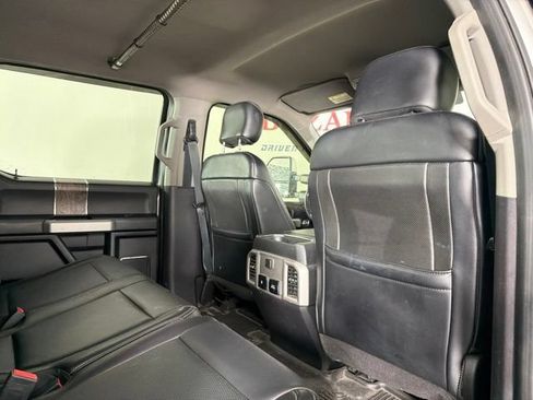 Used 2019 Ford F250 Lariat w/ Chrome Package AWD/4WD image 32