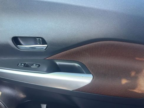 Used 2020 Nissan Kicks SR FWD image 17