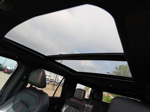 Used 2023 Ford Expedition Max Limited image 12