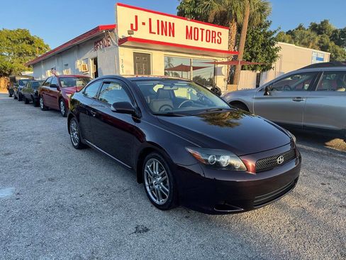 Used 2009 Scion tC image 2