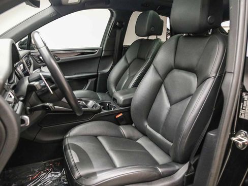 Certified 2022 Porsche Macan S AWD/4WD image 10