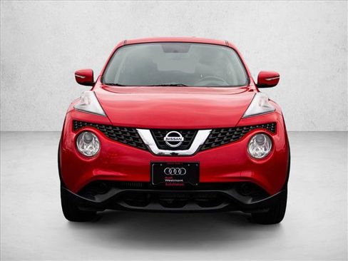 Used 2016 Nissan Juke SV image 2