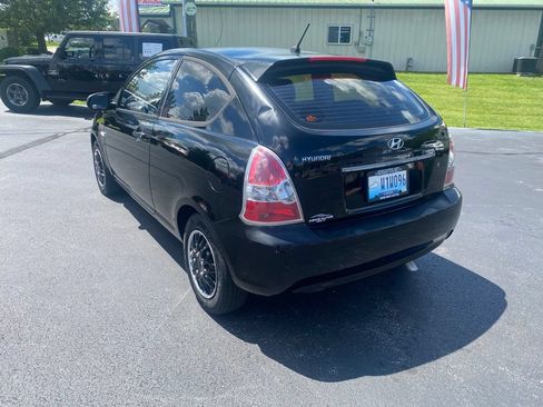 Used 2011 Hyundai Accent GL FWD image 8