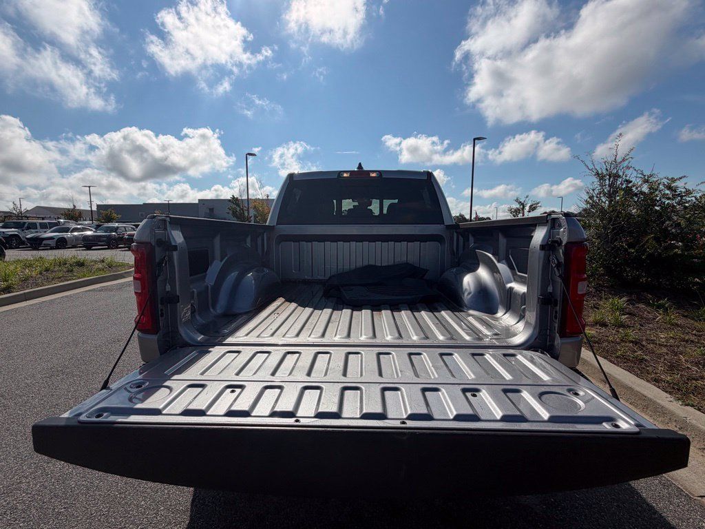 Used 2025 RAM 1500 Laramie w/ Sport Appearance Package AWD/4WD image 22