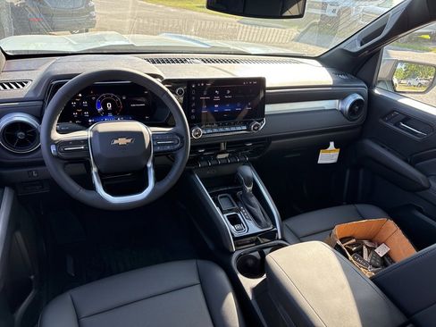 New 2025 Chevrolet Colorado LT w/ LT Convenience Package image 8
