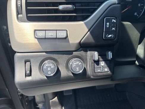 Used 2020 GMC Yukon XL Denali w/ Open Road Package AWD/4WD image 30
